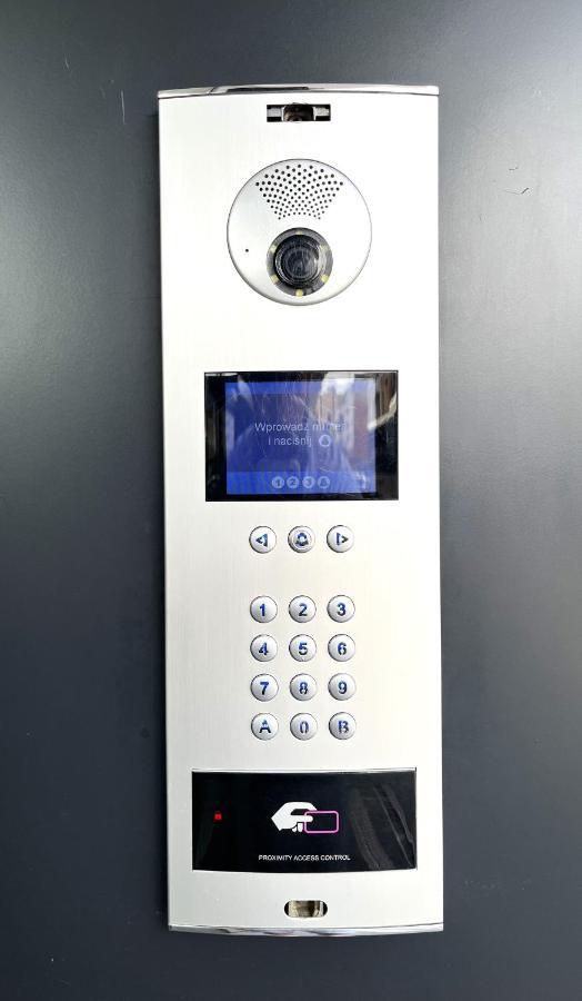Wyszynskiego Apartment - Self Check-In 20H - Parking &Lift Vratislav Exteriér fotografie